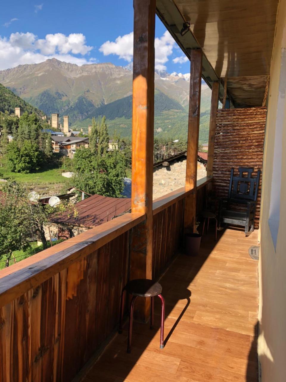 Travel Inn House Mestia • Მოგზაურის Სახლი Екстер'єр фото