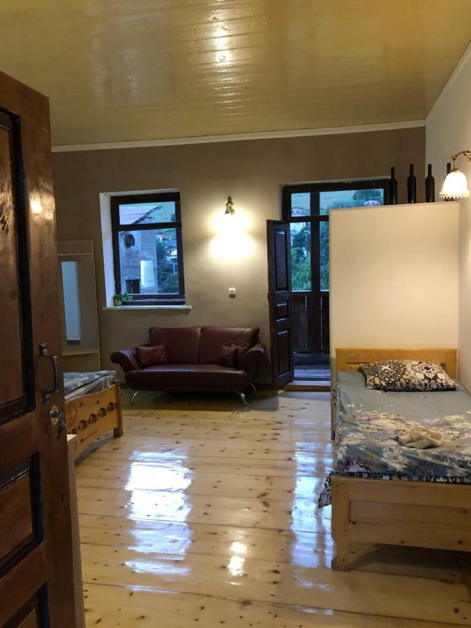 Travel Inn House Mestia • Მოგზაურის Სახლი Екстер'єр фото